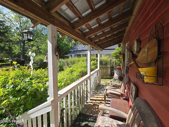 915 Phils Creek Road, Chapel Hill, NC 27516