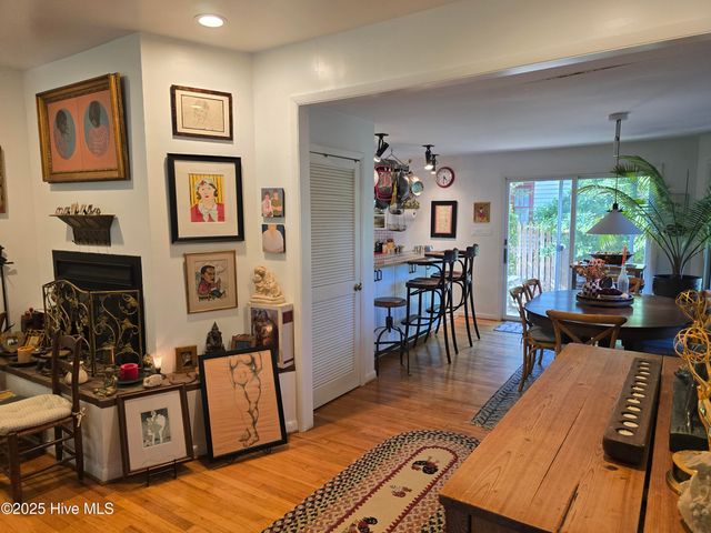 915 Phils Creek Road, Chapel Hill, NC 27516