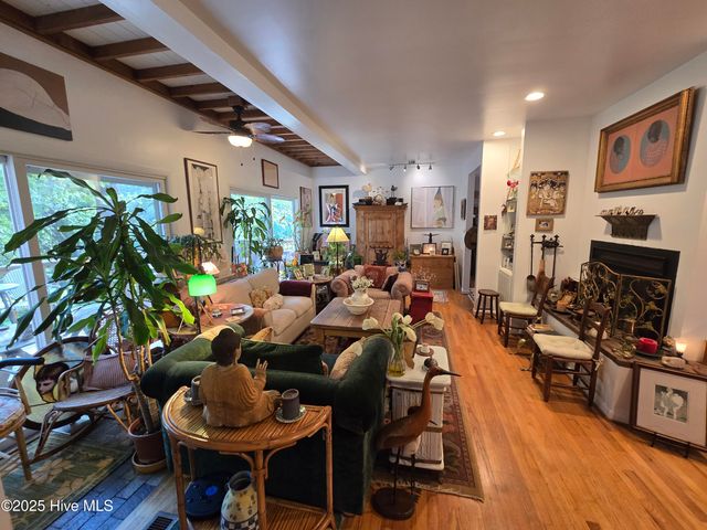 915 Phils Creek Road, Chapel Hill, NC 27516