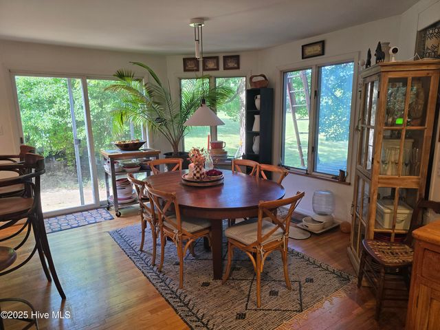 915 Phils Creek Road, Chapel Hill, NC 27516