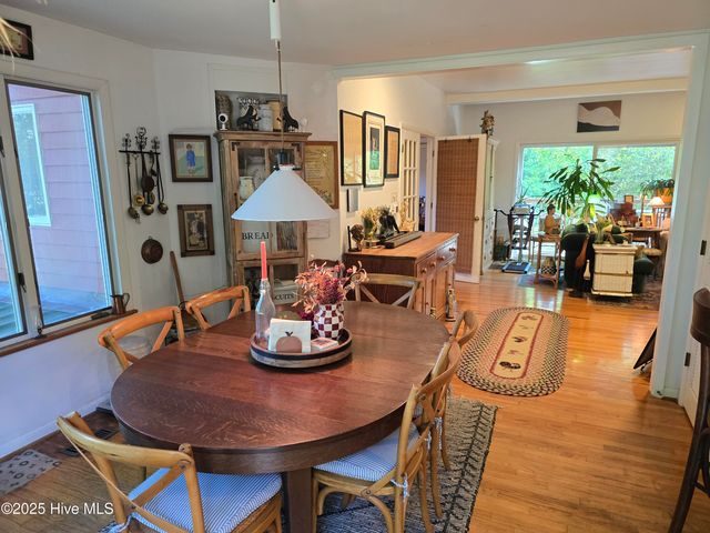 915 Phils Creek Road, Chapel Hill, NC 27516