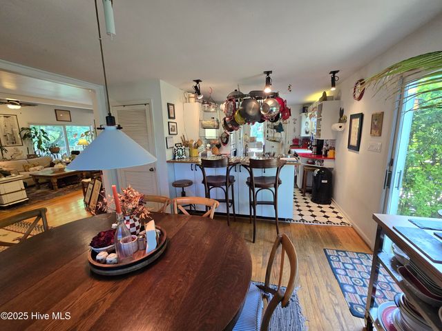 915 Phils Creek Road, Chapel Hill, NC 27516