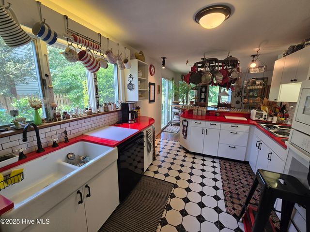 915 Phils Creek Road, Chapel Hill, NC 27516