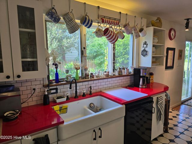 915 Phils Creek Road, Chapel Hill, NC 27516