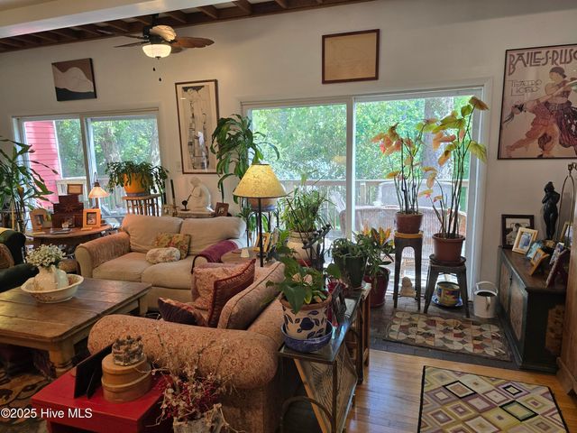 915 Phils Creek Road, Chapel Hill, NC 27516