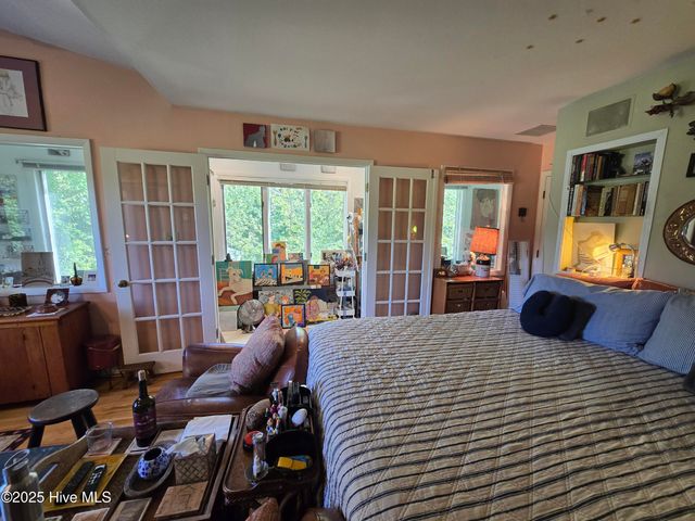 915 Phils Creek Road, Chapel Hill, NC 27516