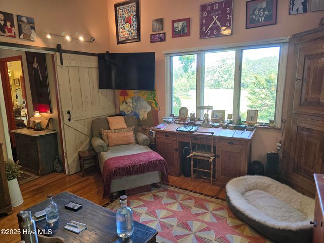 915 Phils Creek Road, Chapel Hill, NC 27516