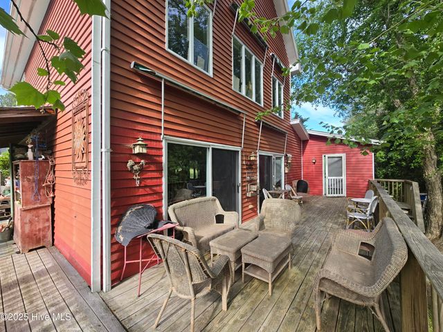 915 Phils Creek Road, Chapel Hill, NC 27516