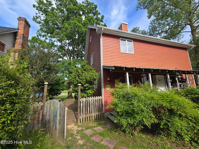 915 Phils Creek Road, Chapel Hill, NC 27516