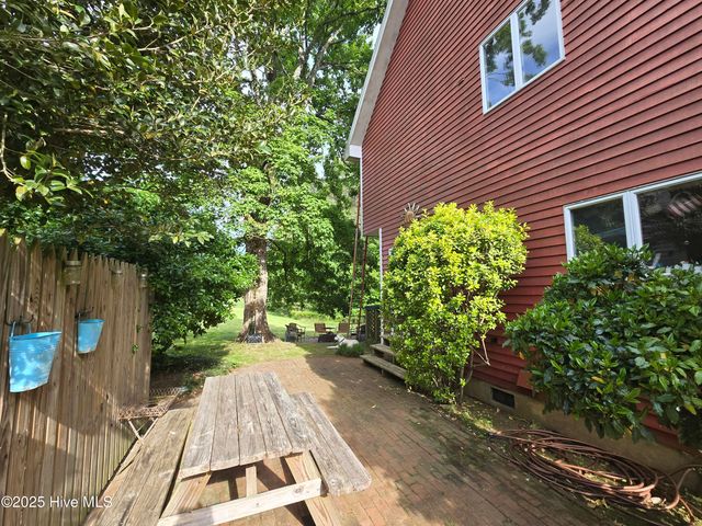 915 Phils Creek Road, Chapel Hill, NC 27516