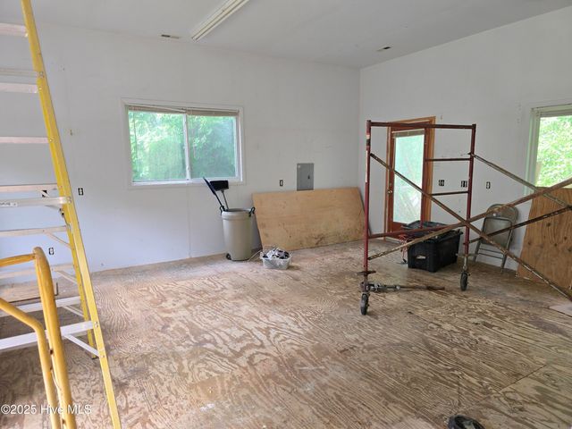 915 Phils Creek Road, Chapel Hill, NC 27516