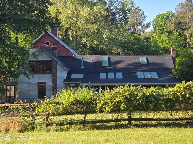 915 Phils Creek Road, Chapel Hill, NC 27516