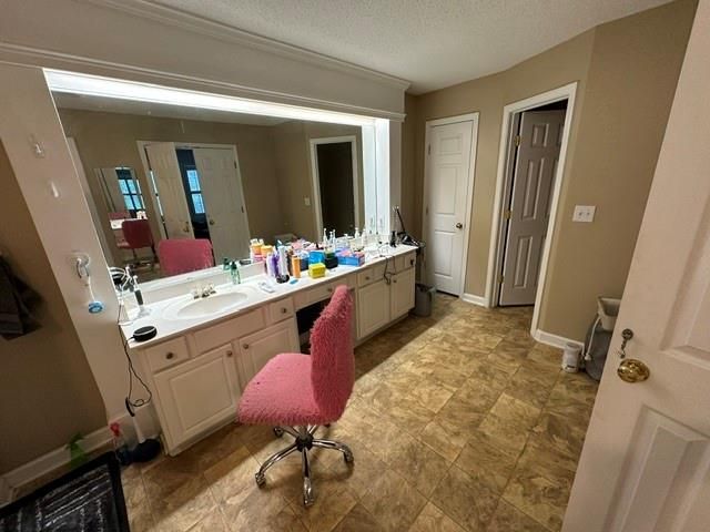 2722 Spindletop Lane NW, Kennesaw, GA 30144