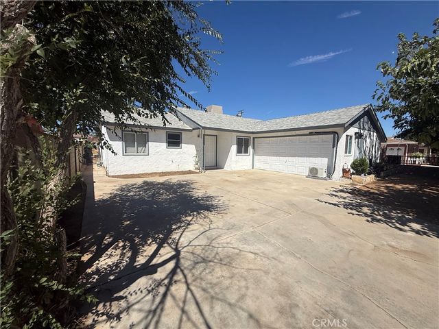 37815 Robina Avenue, Palmdale, CA 93550