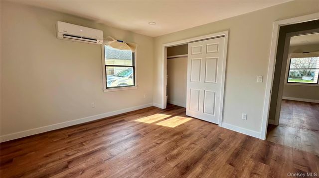 27 Southridge Drive 1, Glen Cove, NY 11542