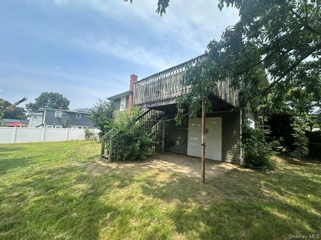 110 Nathalie Avenue, Amityville, NY 11701 — photo 3