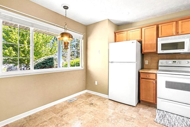 1117-1 Fountain View Circle, Holland City, MI 49423