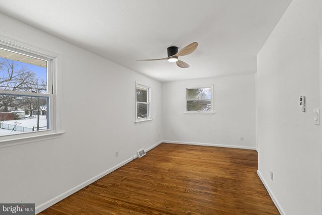 395 MONTGOMERY DR, Mantua, NJ 08051