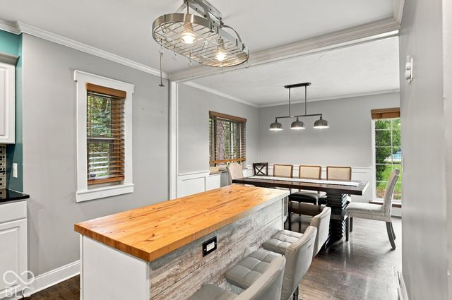 27 W Roberts Road, Indianapolis, IN 46217
