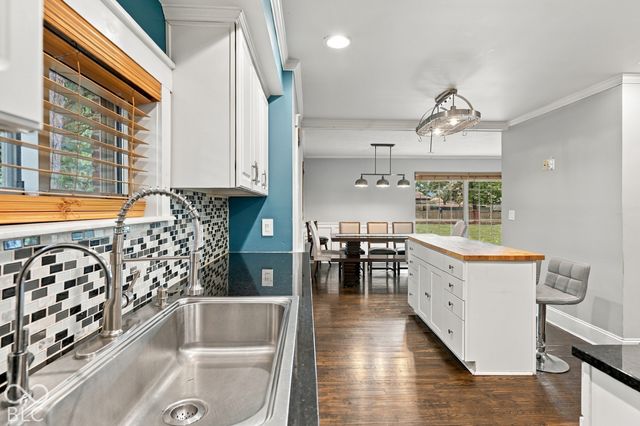 27 W Roberts Road, Indianapolis, IN 46217