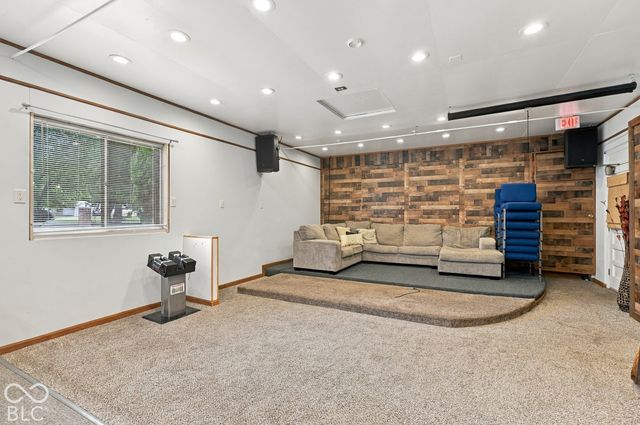 27 W Roberts Road, Indianapolis, IN 46217