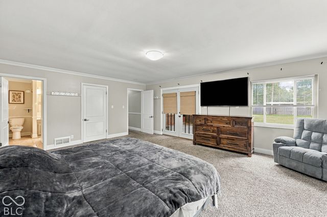 27 W Roberts Road, Indianapolis, IN 46217