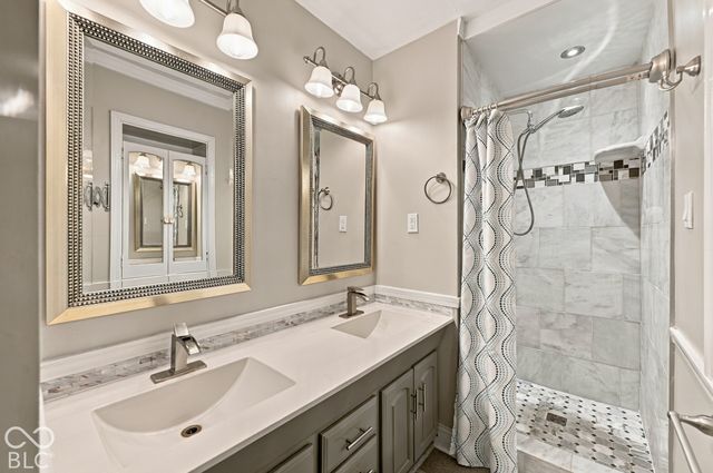 27 W Roberts Road, Indianapolis, IN 46217