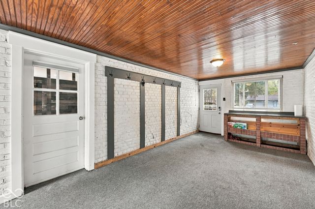 27 W Roberts Road, Indianapolis, IN 46217