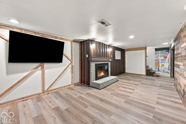 27 W Roberts Road, Indianapolis, IN 46217
