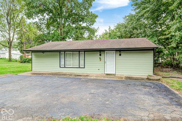 27 W Roberts Road, Indianapolis, IN 46217
