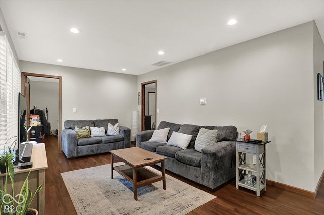 27 W Roberts Road, Indianapolis, IN 46217