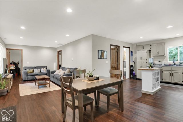 27 W Roberts Road, Indianapolis, IN 46217