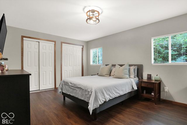 27 W Roberts Road, Indianapolis, IN 46217
