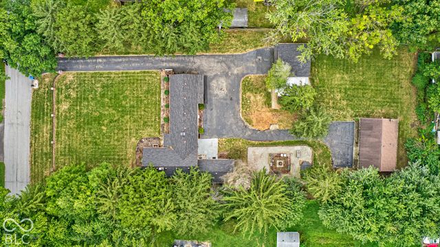 27 W Roberts Road, Indianapolis, IN 46217