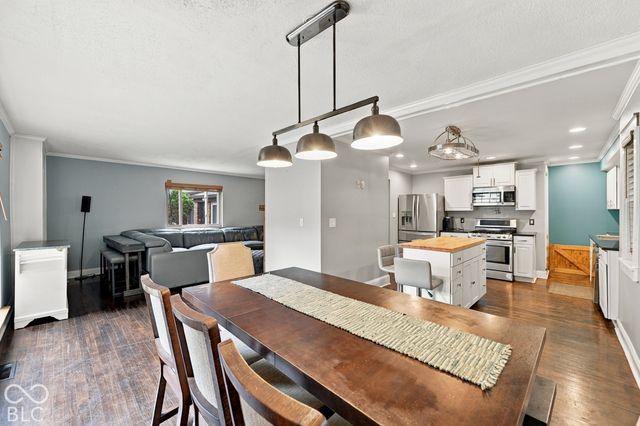 27 W Roberts Road, Indianapolis, IN 46217