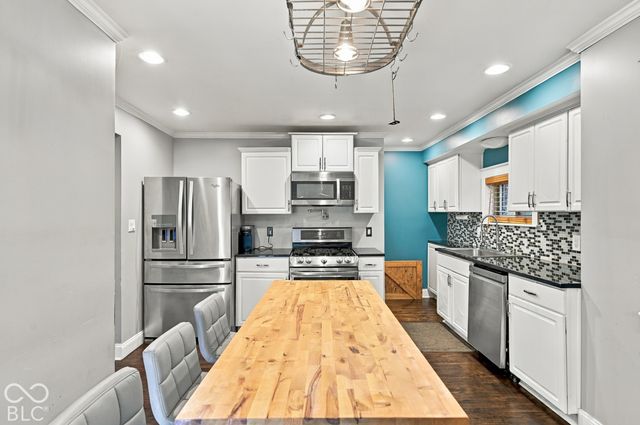 27 W Roberts Road, Indianapolis, IN 46217