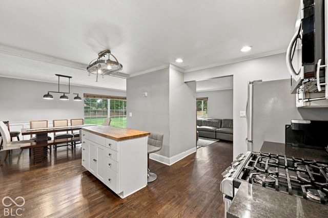 27 W Roberts Road, Indianapolis, IN 46217