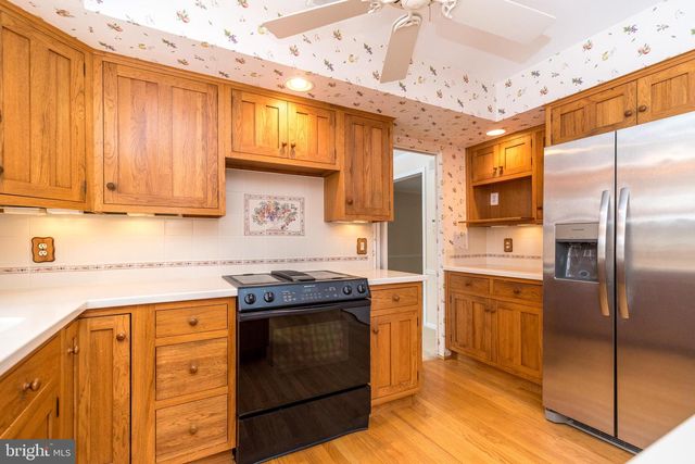 1091 INDEPENDENCE DR, Yardley, PA 19067