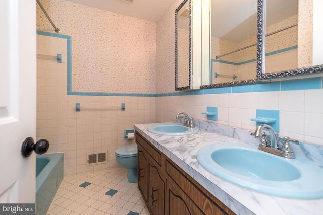 1091 INDEPENDENCE DR, Yardley, PA 19067