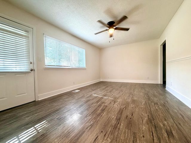 142 Greens Lake Road, Rossville, GA 30741