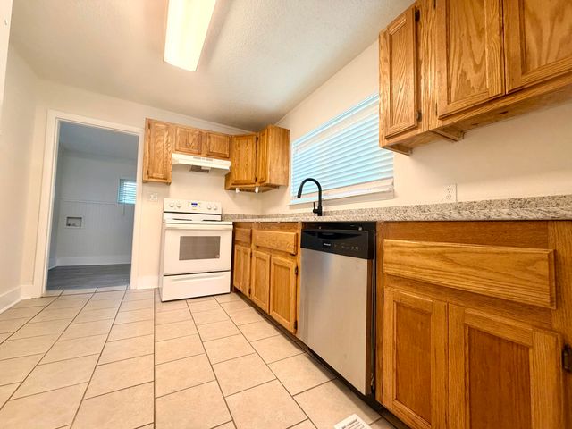 142 Greens Lake Road, Rossville, GA 30741