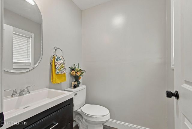 6130 Grove Drive, Knoxville, TN 37918