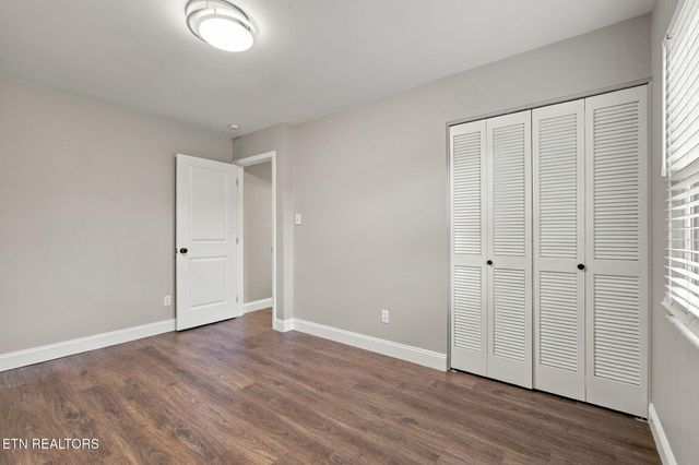 6130 Grove Drive, Knoxville, TN 37918