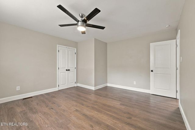 6130 Grove Drive, Knoxville, TN 37918