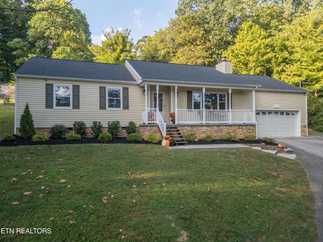 6130 Grove Drive, Knoxville, TN 37918