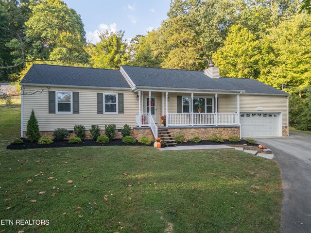 6130 Grove Drive, Knoxville, TN 37918