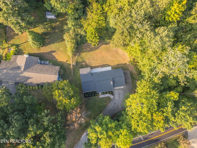 6130 Grove Drive, Knoxville, TN 37918