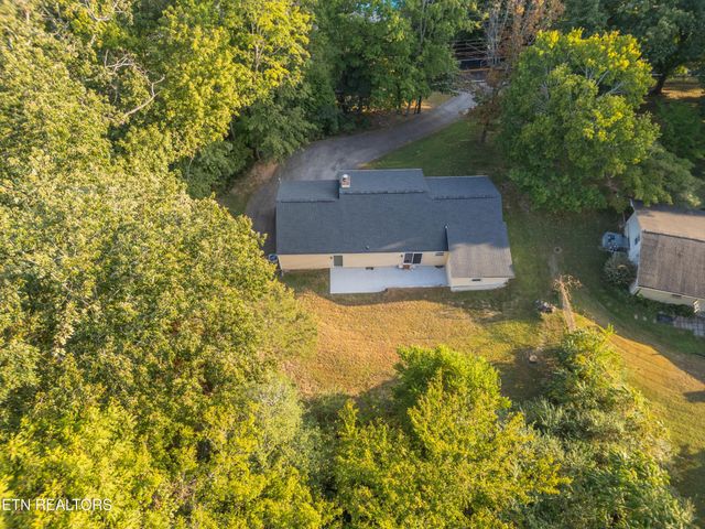 6130 Grove Drive, Knoxville, TN 37918