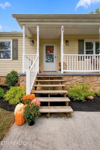 6130 Grove Drive, Knoxville, TN 37918