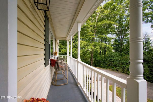 6130 Grove Drive, Knoxville, TN 37918